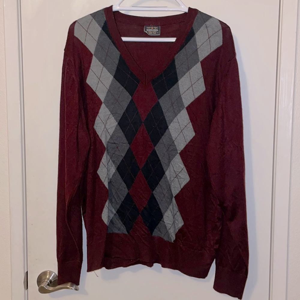Goccia Burgundy long sleeve vneck sweater in L